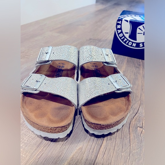 RARE Birkenstocks with soft bottom-literally brand new, size 40 - Picture 5 of 5